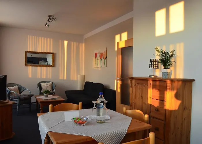 מלון Alter Giebel 2*