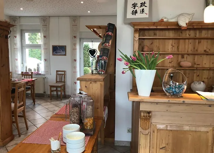 Alter Giebel Hotel 2*