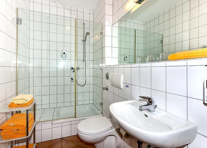 מלון Alter Giebel 2*